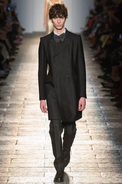 Look 63
